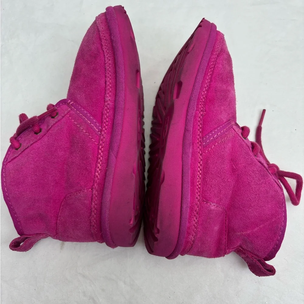 UGG Kids Neumel neon pink size 1 for little girl